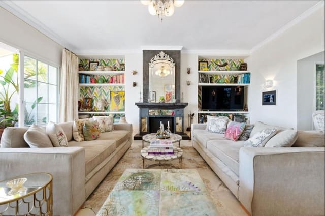 4 quarto Moradia Geminada para venda em Marbella com piscina garagem - 2 195 000 € (Ref: 9526061)