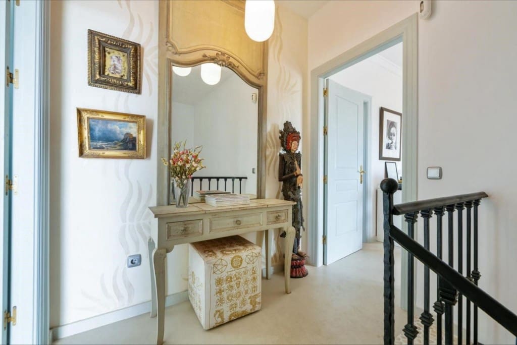 4 quarto Moradia Geminada para venda em Marbella com piscina garagem - 2 195 000 € (Ref: 9526061)