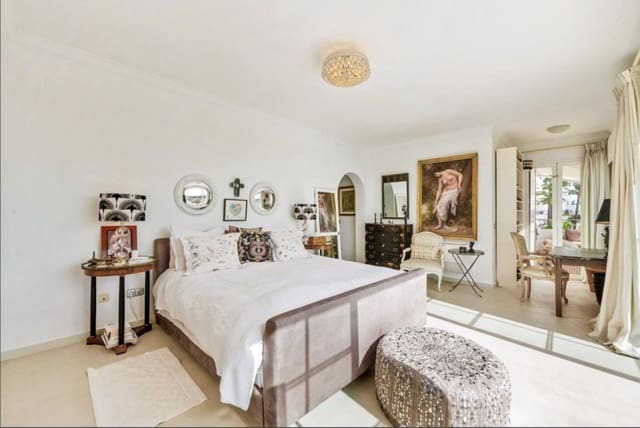 4 quarto Moradia Geminada para venda em Marbella com piscina garagem - 2 195 000 € (Ref: 9526061)