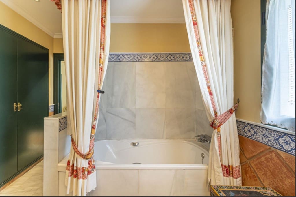 4 camera da letto Villa in vendita in Marbella con piscina garage - 2.050.000 € (Rif: 9526062)