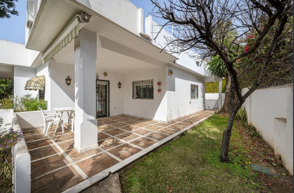 4 camera da letto Villa in vendita in Marbella con piscina garage - 2.050.000 € (Rif: 9526062)