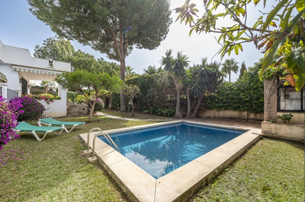 4 camera da letto Villa in vendita in Marbella con piscina garage - 2.050.000 € (Rif: 9526062)
