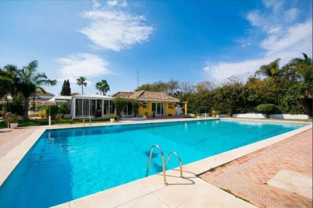 3 slaapkamer Huis te koop in San Pedro de Alcantara met zwembad garage - € 830.000 (Ref: 9529387)