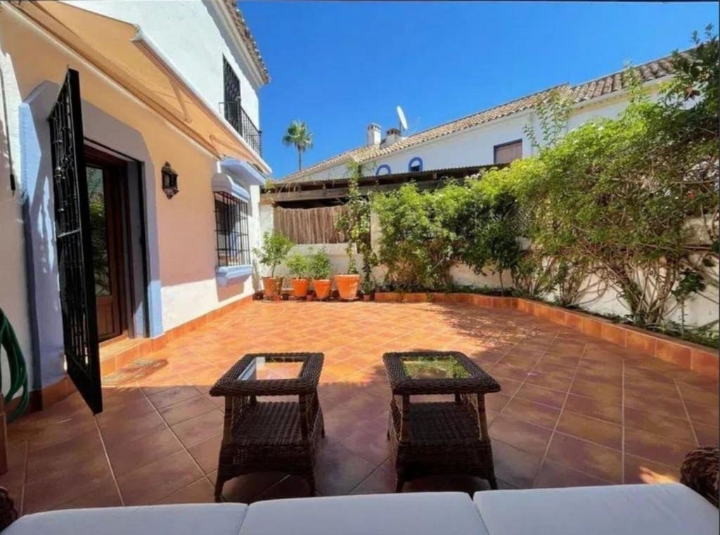 3 slaapkamer Huis te koop in San Pedro de Alcantara met zwembad garage - € 830.000 (Ref: 9529387)