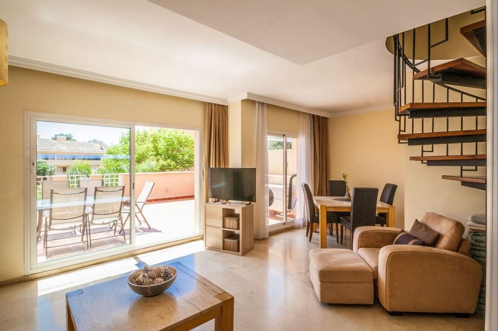 2 soveværelse Penthouse til salg i Elviria med swimmingpool garage - € 435.000 (Ref: 9533334)