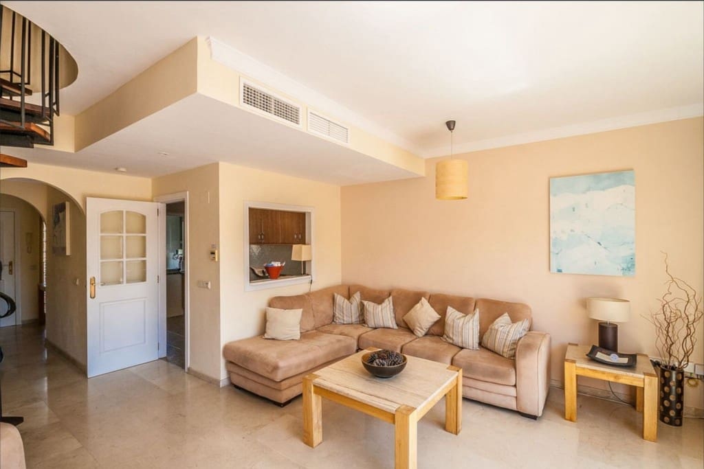 2 soveværelse Penthouse til salg i Elviria med swimmingpool garage - € 435.000 (Ref: 9533334)