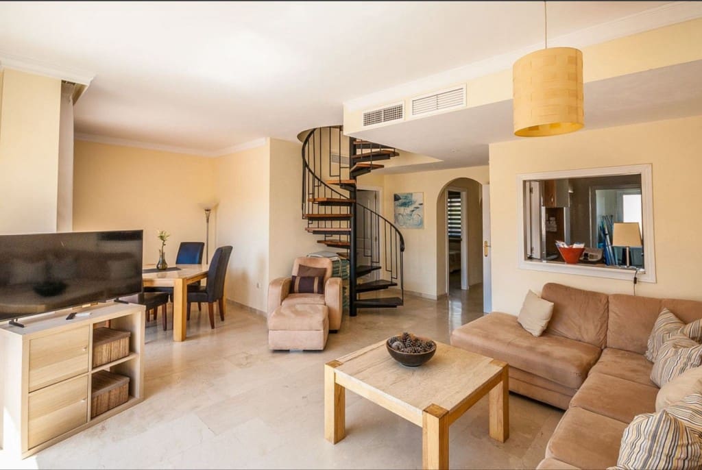 2 soveværelse Penthouse til salg i Elviria med swimmingpool garage - € 435.000 (Ref: 9533334)