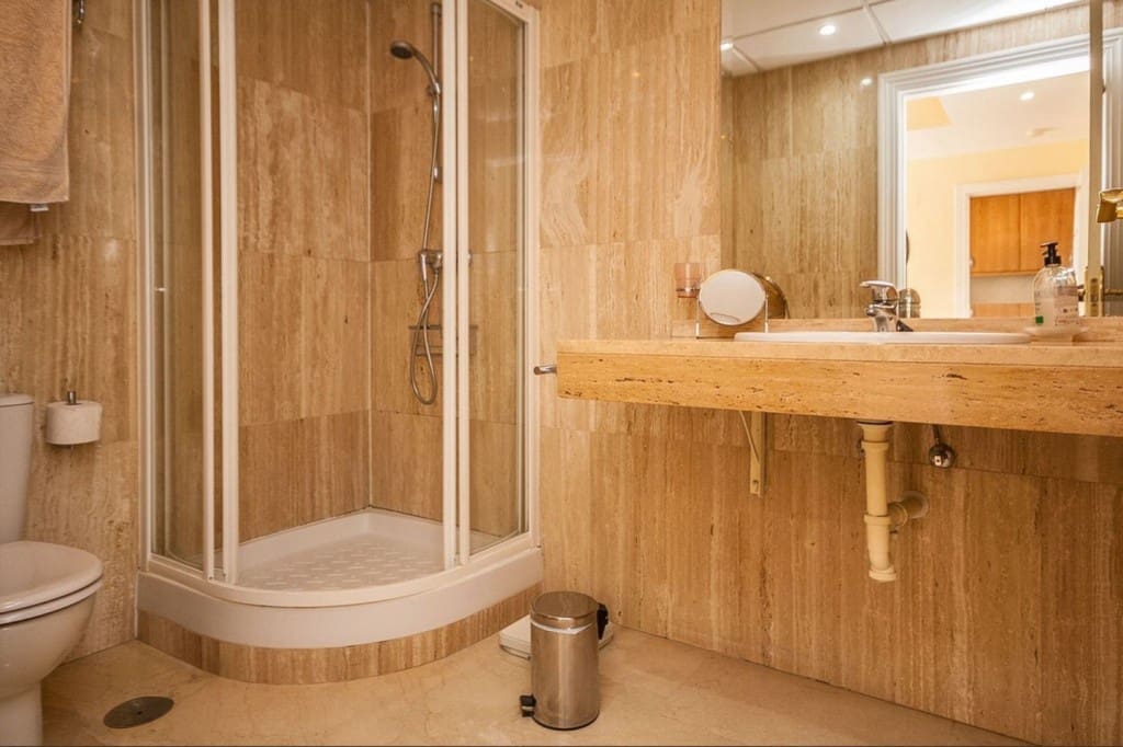 2 soveværelse Penthouse til salg i Elviria med swimmingpool garage - € 435.000 (Ref: 9533334)