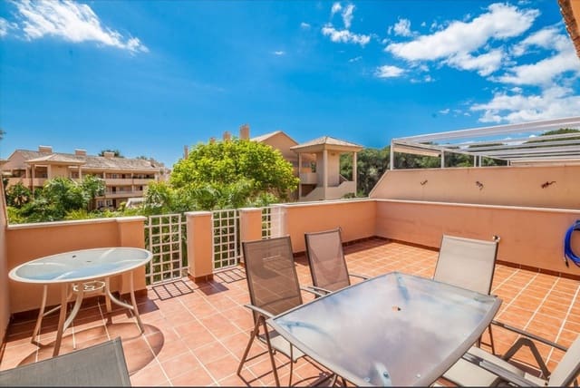 2 soveværelse Penthouse til salg i Elviria, Marbella med swimmingpool garage - € 435.000 (Ref: 9533334)