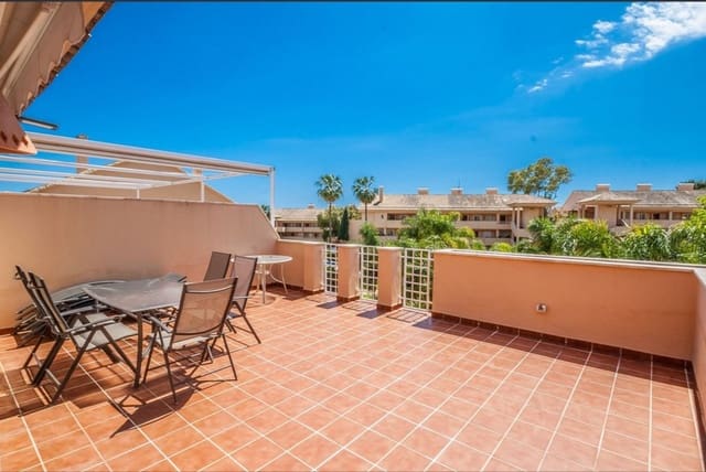 2 soveværelse Penthouse til salg i Elviria, Marbella med swimmingpool garage - € 435.000 (Ref: 9533334)