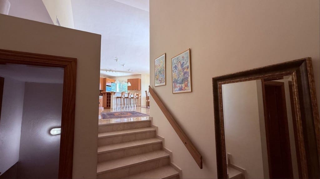 Villa til salg i Benalmadena med swimmingpool garage - € 1.800.000 (Ref: 9542981)