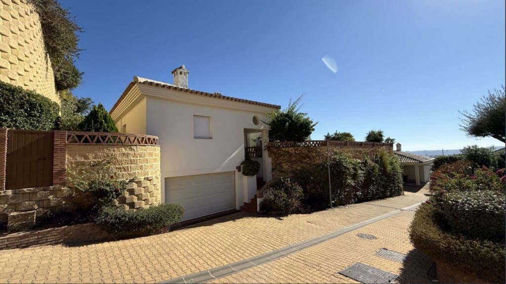 Villa til salg i Benalmadena med swimmingpool garage - € 1.800.000 (Ref: 9542981)