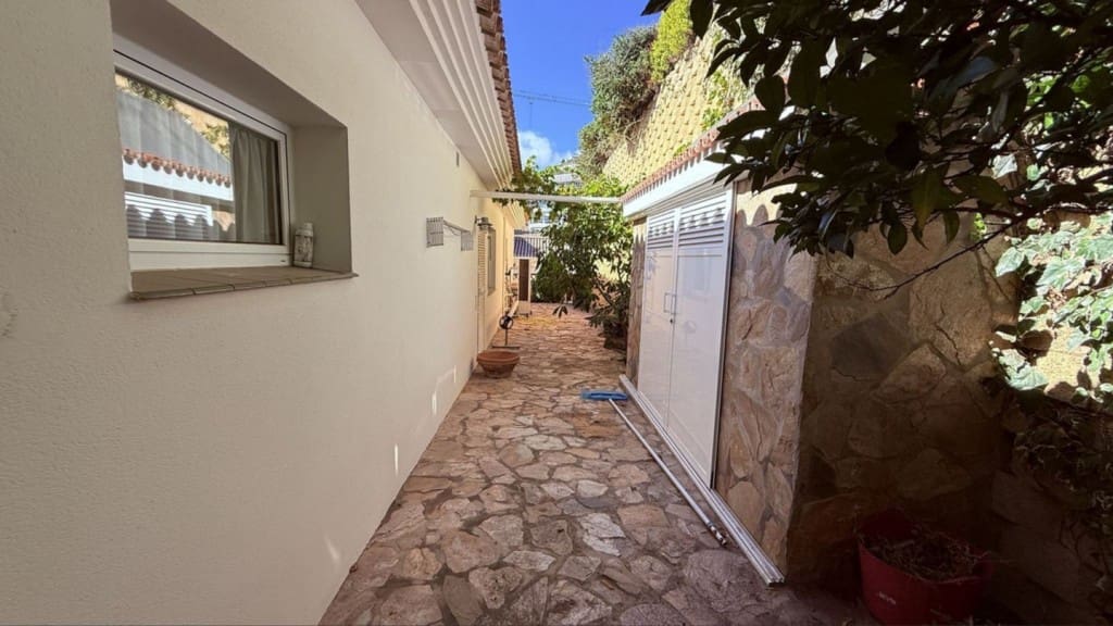 Villa til salg i Benalmadena med swimmingpool garage - € 1.800.000 (Ref: 9542981)