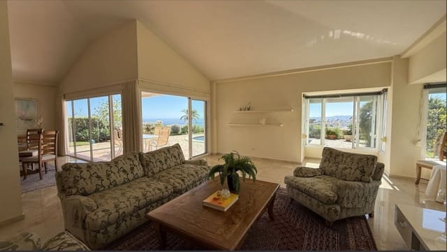 Villa til salg i Benalmádena med swimmingpool garage - € 1.800.000 (Ref: 9542981)