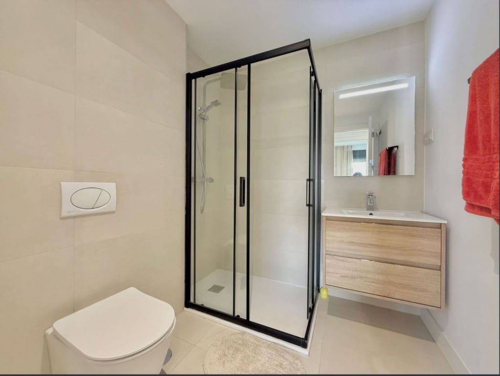 Apartamento de 2 habitaciones en Fuengirola en venta con piscina garaje - 449.000 € (Ref: 9542982)