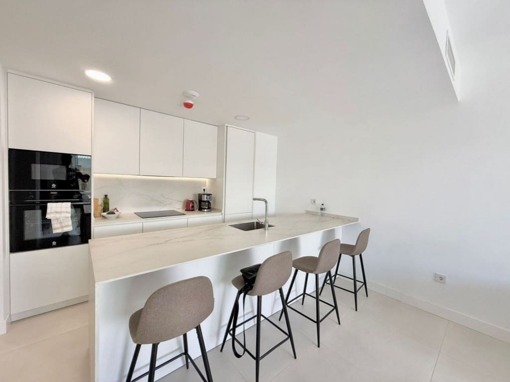 Apartamento de 2 habitaciones en Fuengirola en venta con piscina garaje - 449.000 € (Ref: 9542982)