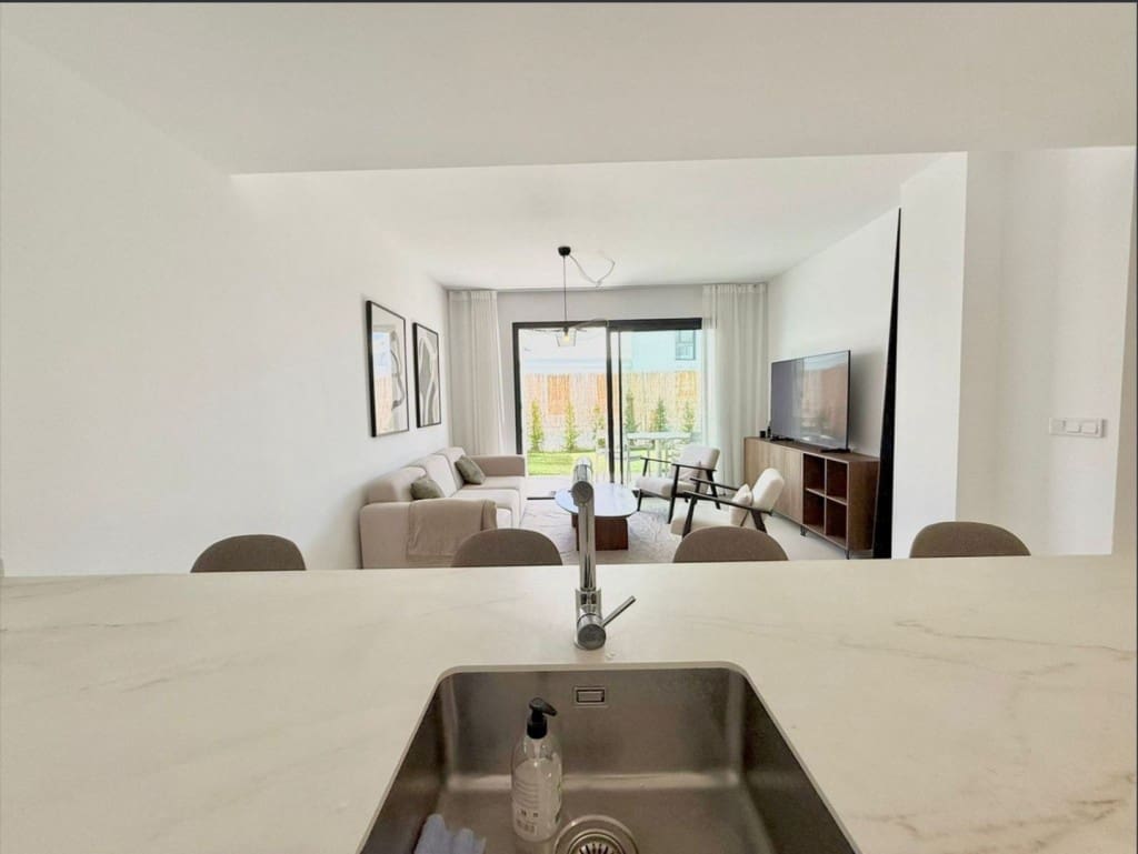 Apartamento de 2 habitaciones en Fuengirola en venta con piscina garaje - 449.000 € (Ref: 9542982)