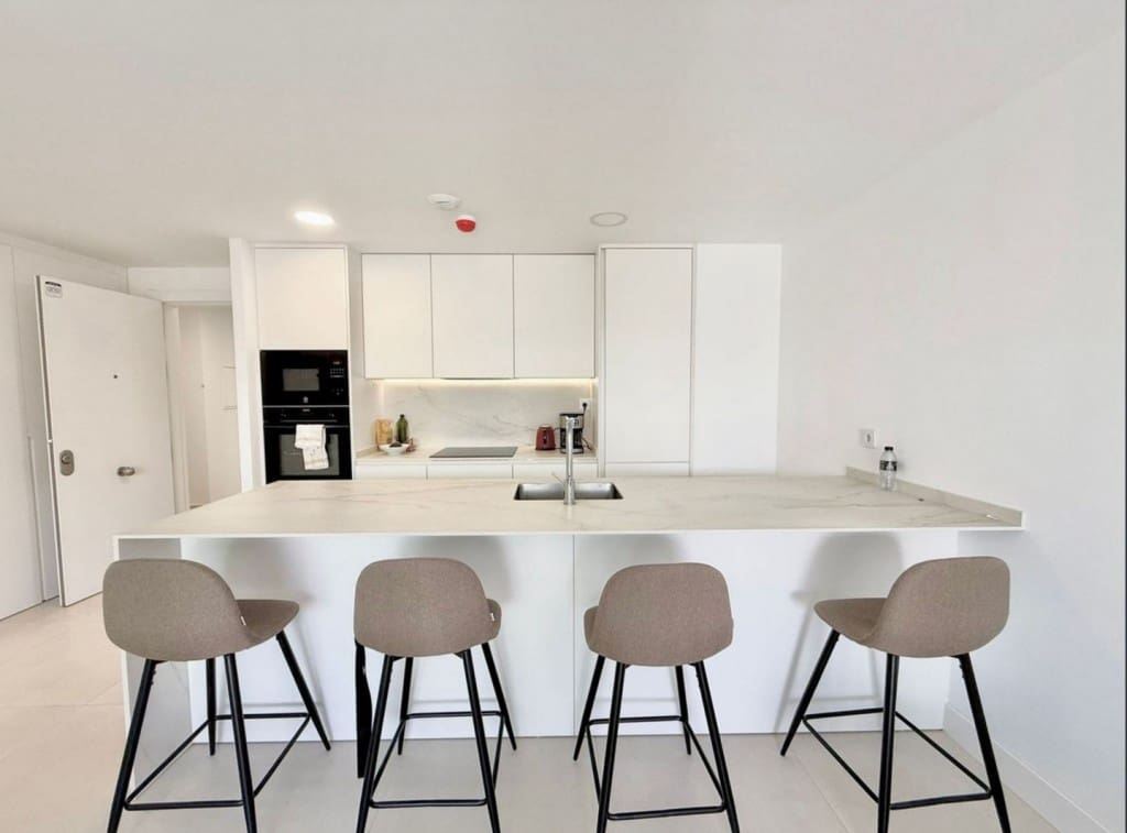 Apartamento de 2 habitaciones en Fuengirola en venta con piscina garaje - 449.000 € (Ref: 9542982)