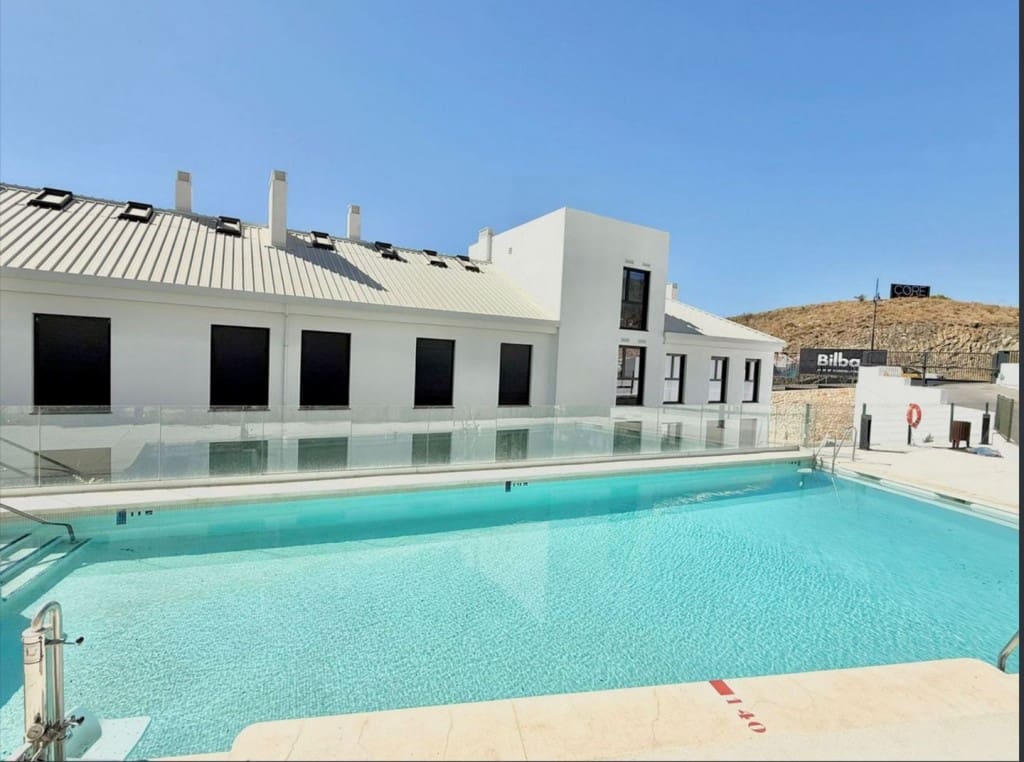 Apartamento de 2 habitaciones en Fuengirola en venta con piscina garaje - 449.000 € (Ref: 9542982)