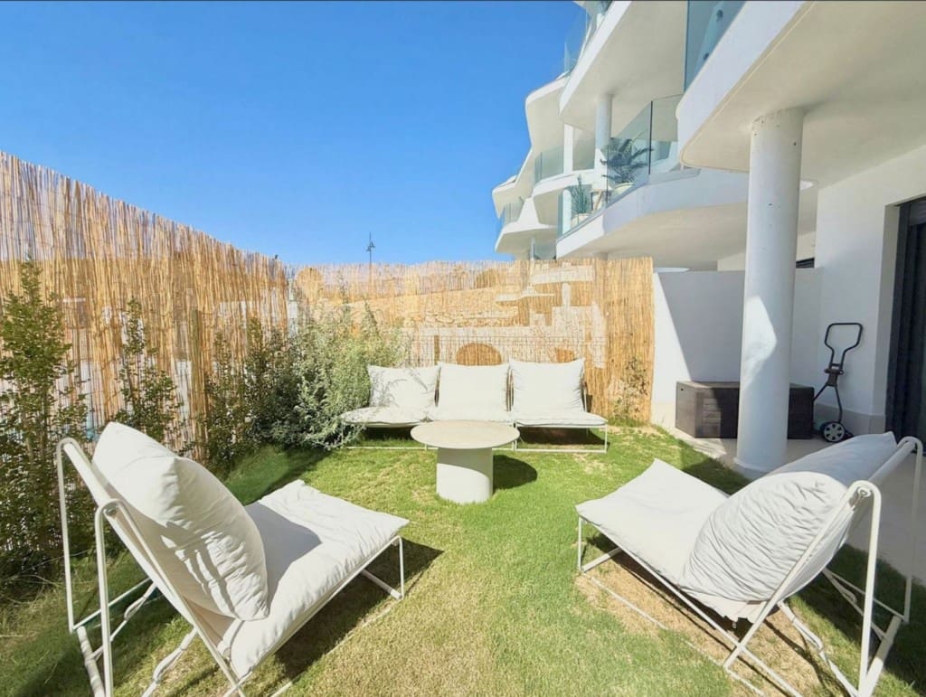 Apartamento de 2 habitaciones en Fuengirola en venta con piscina garaje - 449.000 € (Ref: 9542982)