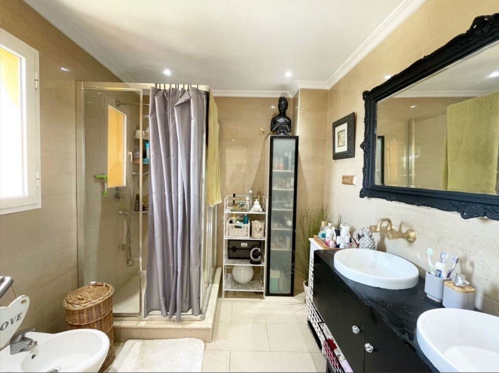 Casa de 4 habitaciones en Benalmádena en venta con piscina garaje - 525.000 € (Ref: 9542983)