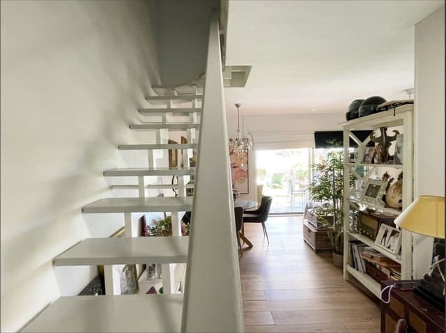 4 soverom Hus til salgs i Benalmádena med svømmebasseng garasje - € 525 000 (Ref: 9542983)