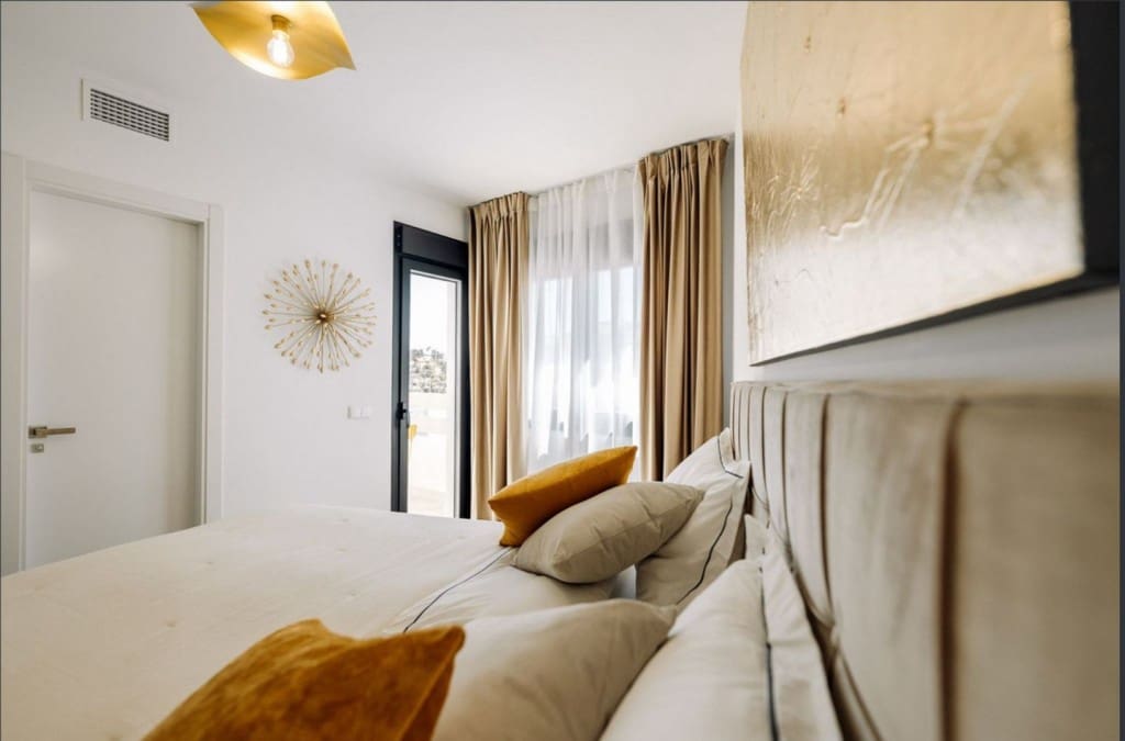 3 sovrum Hus till salu i El Paraiso med pool garage - 560 000 € (Ref: 9547511)