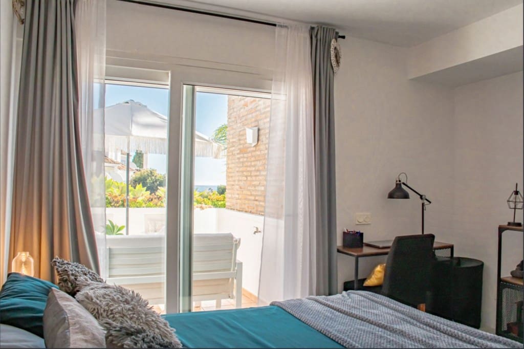 2 sypialnia Dom na sprzedaż w El Paraiso z basenem garażem - 525 000 € (Ref: 9547512)