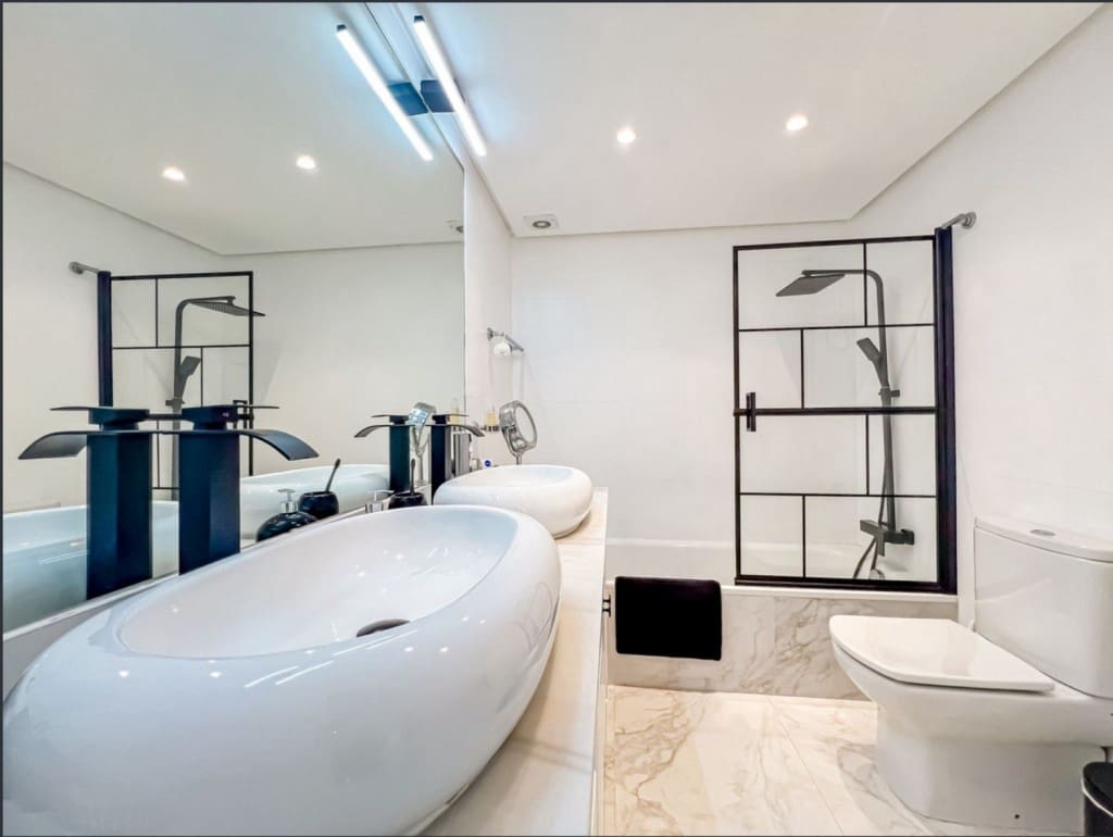 2 sypialnia Dom na sprzedaż w El Paraiso z basenem garażem - 525 000 € (Ref: 9547512)