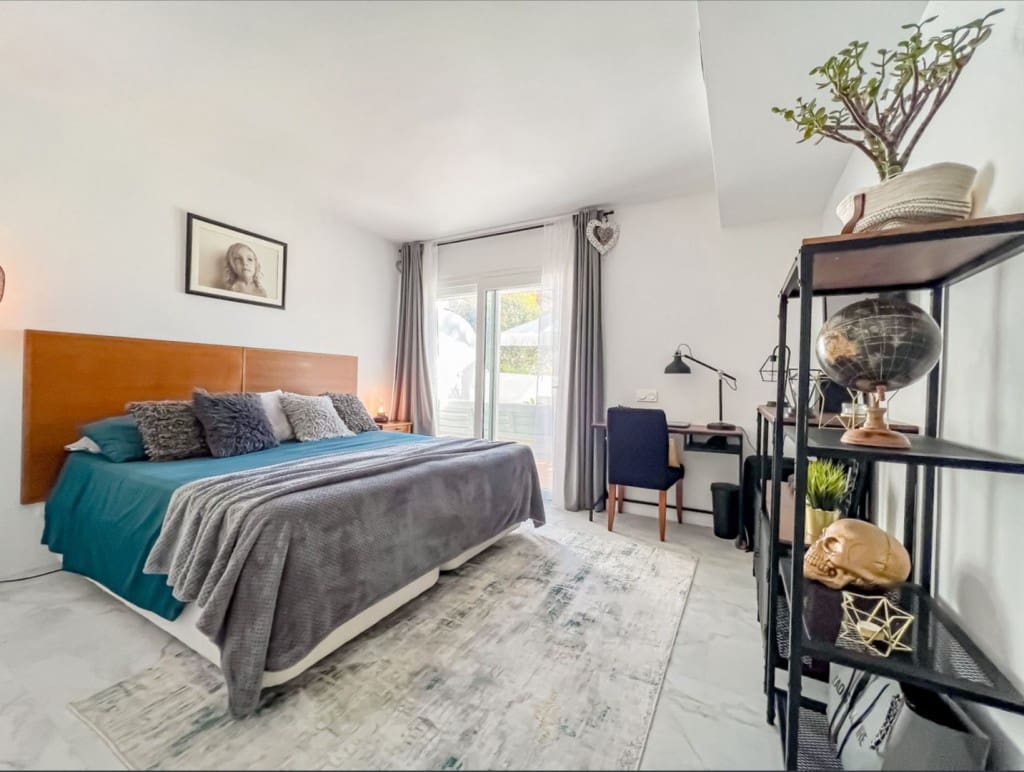 2 sypialnia Dom na sprzedaż w El Paraiso z basenem garażem - 525 000 € (Ref: 9547512)