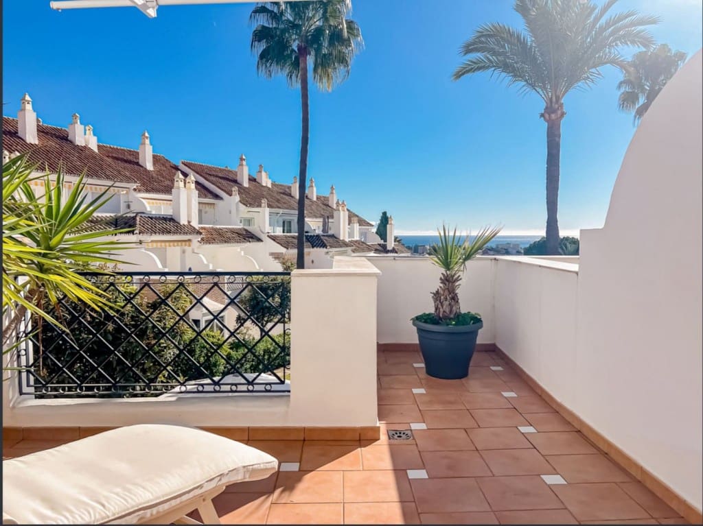 2 sypialnia Dom na sprzedaż w El Paraiso z basenem garażem - 525 000 € (Ref: 9547512)