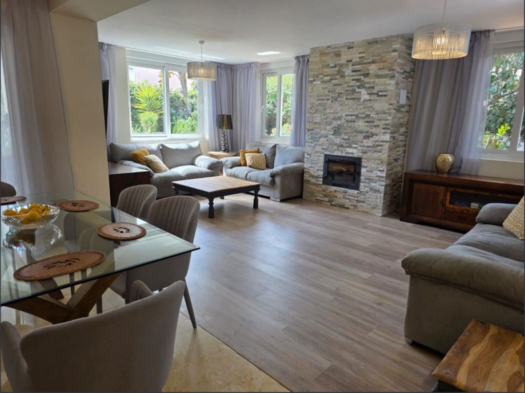 4 bedroom Villa for sale in Marbesa with pool garage - € 1,290,000 (Ref: 9550565)