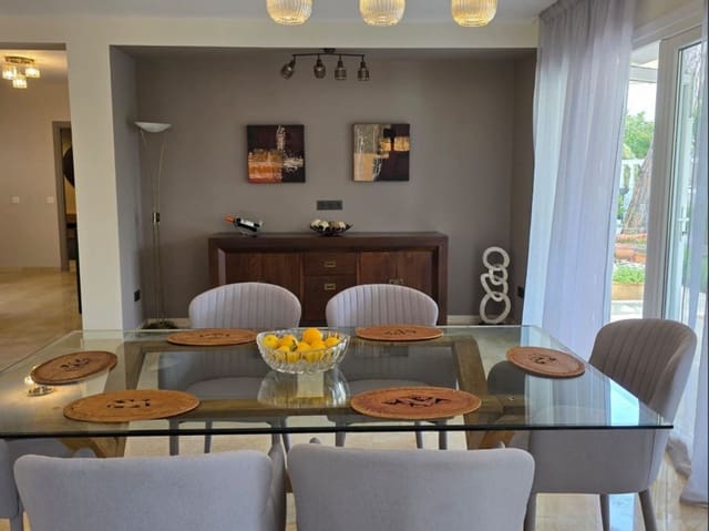 4 bedroom Villa for sale in Marbesa, Marbella with pool garage - € 1,290,000 (Ref: 9550565)