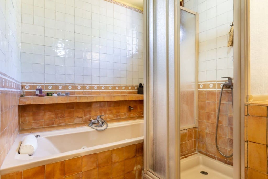 4 bedroom Villa for sale in Elviria with pool garage - € 1,198,000 (Ref: 9550566)