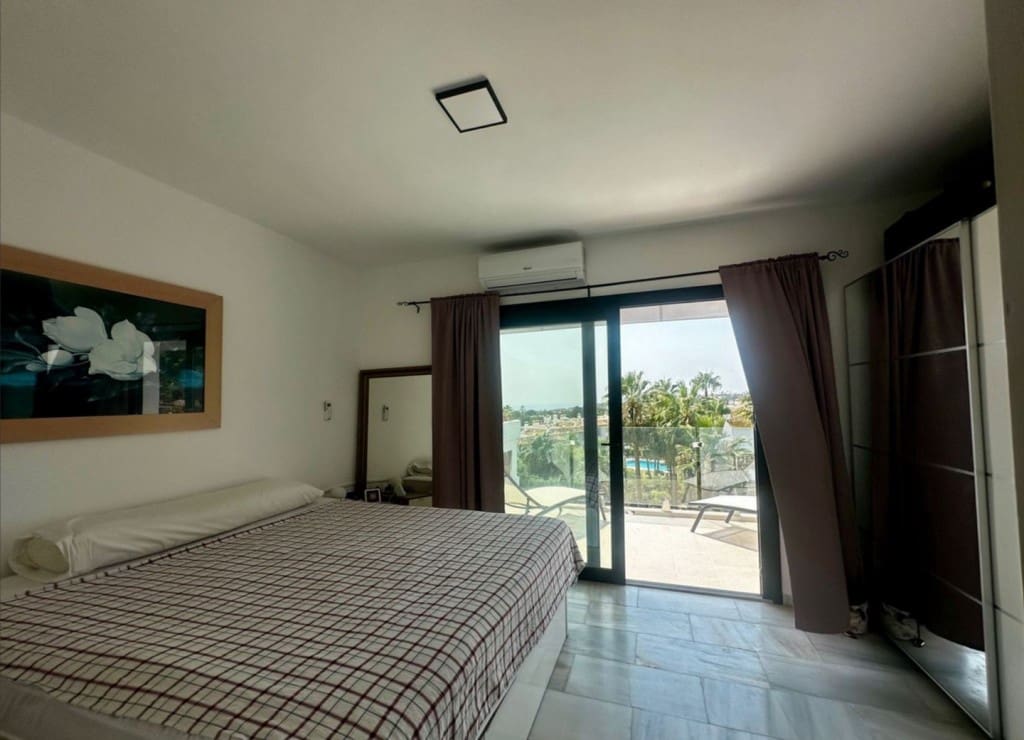 4 camera da letto Villetta Bifamiliare in vendita in Calahonda con piscina - 749.000 € (Rif: 9560860)