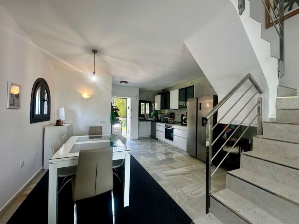 4 camera da letto Villetta Bifamiliare in vendita in Calahonda con piscina - 749.000 € (Rif: 9560860)