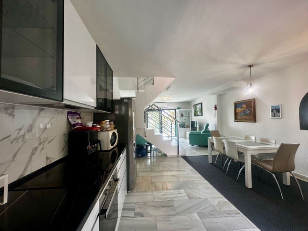 4 camera da letto Villetta Bifamiliare in vendita in Calahonda con piscina - 749.000 € (Rif: 9560860)