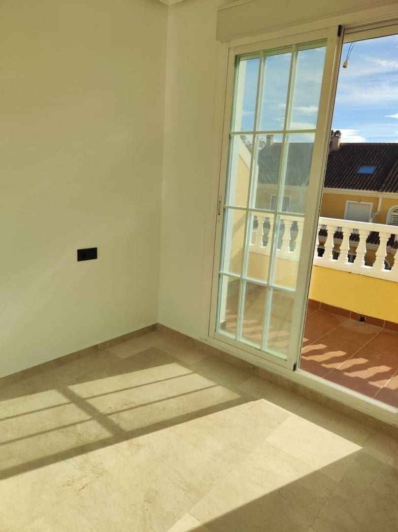 4 camera da letto Villetta Bifamiliare in vendita in Calahonda con piscina - 489.000 € (Rif: 9560861)