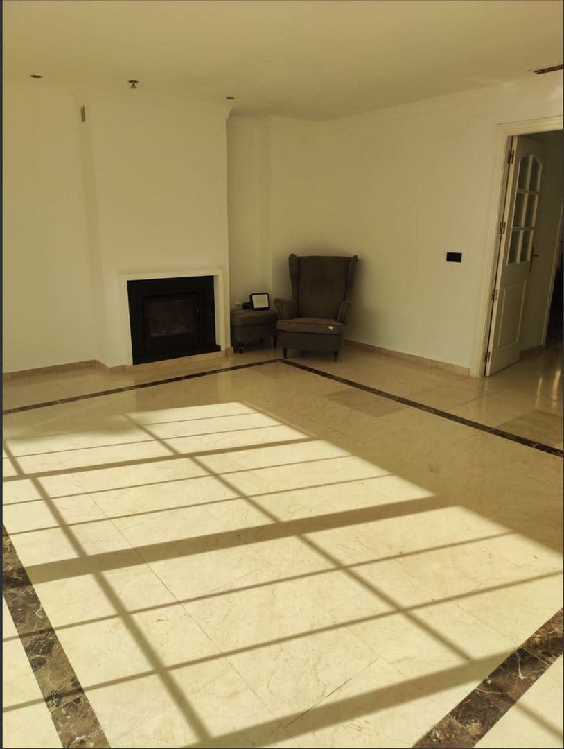 4 camera da letto Villetta Bifamiliare in vendita in Calahonda con piscina - 489.000 € (Rif: 9560861)