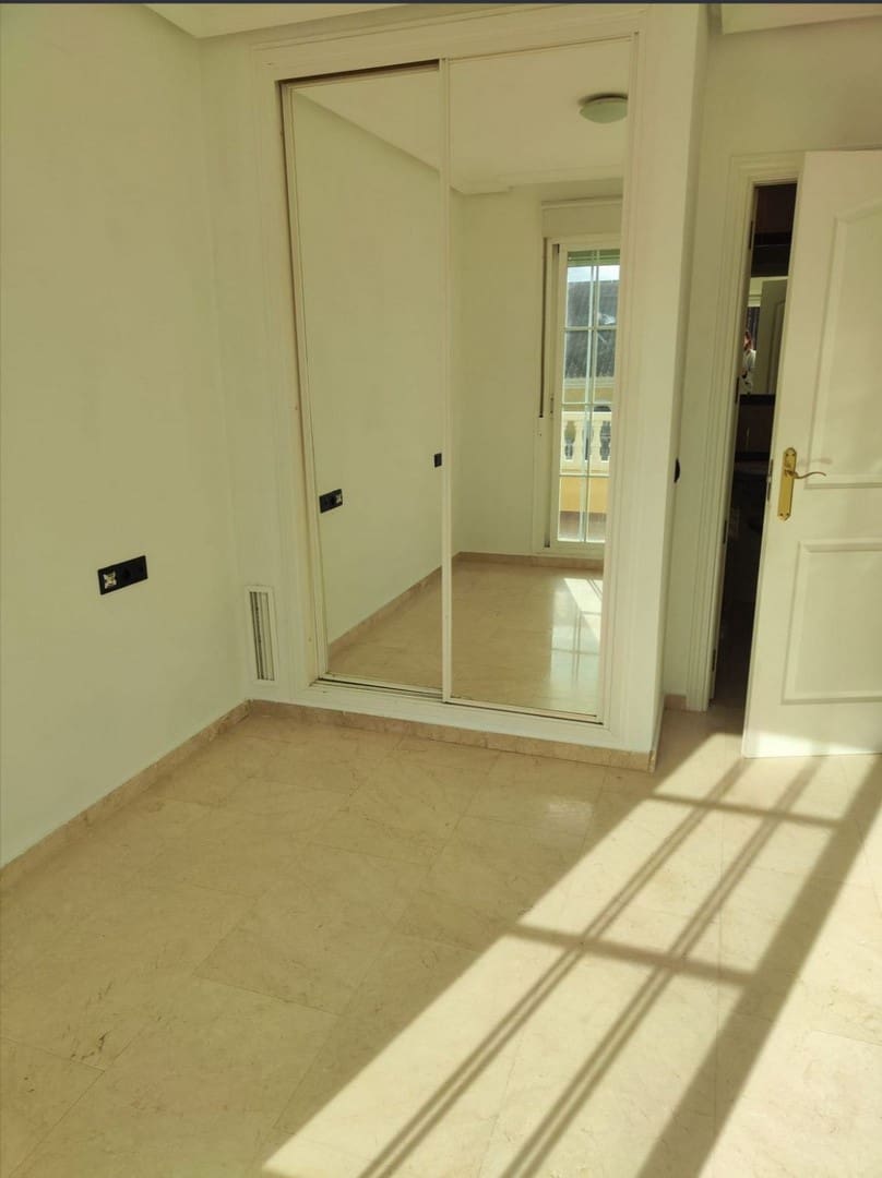 4 camera da letto Villetta Bifamiliare in vendita in Calahonda con piscina - 489.000 € (Rif: 9560861)