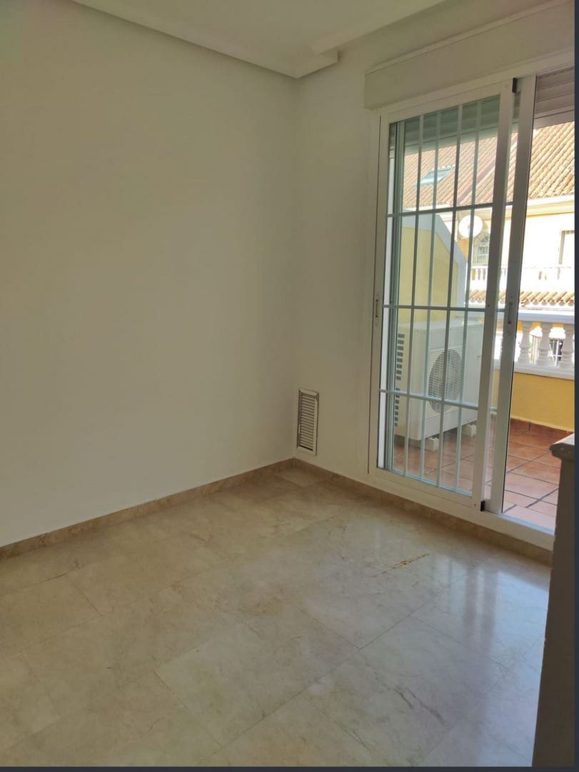 4 camera da letto Villetta Bifamiliare in vendita in Calahonda con piscina - 489.000 € (Rif: 9560861)