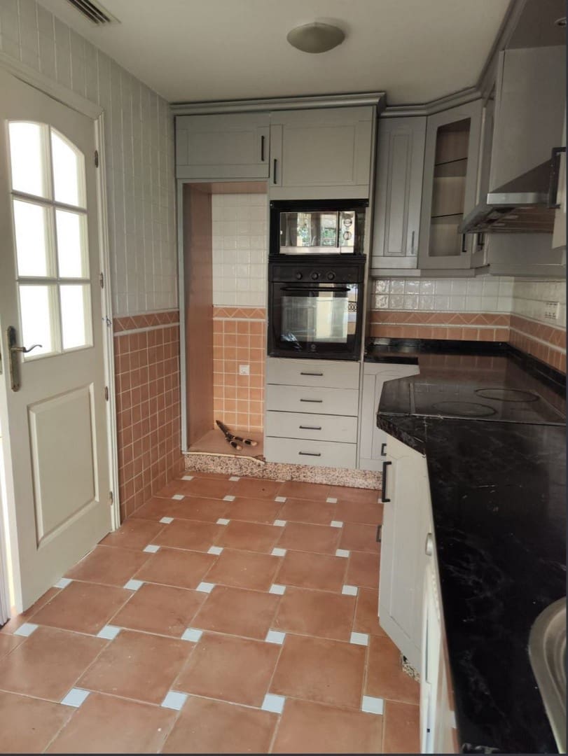 4 camera da letto Villetta Bifamiliare in vendita in Calahonda con piscina - 489.000 € (Rif: 9560861)