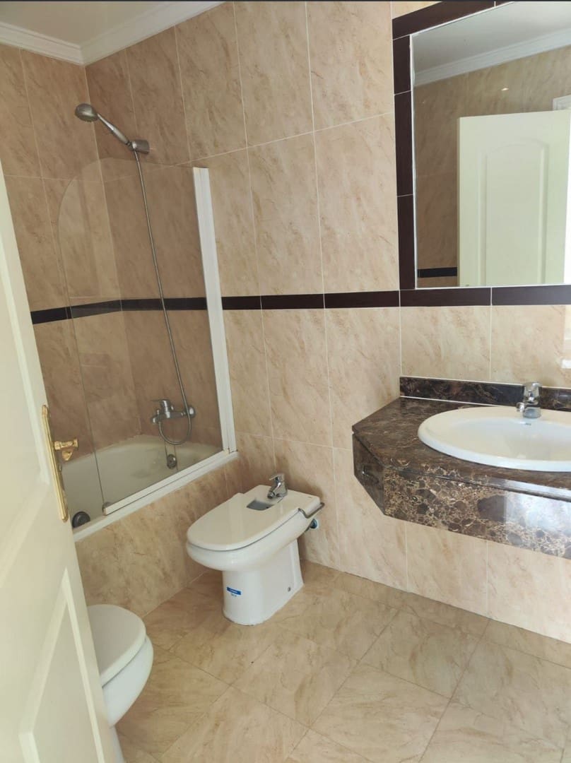 4 camera da letto Villetta Bifamiliare in vendita in Calahonda con piscina - 489.000 € (Rif: 9560861)