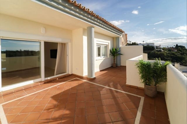2 bedroom Penthouse for sale in Elviria, Marbella with pool garage - € 450,000 (Ref: 9564268)