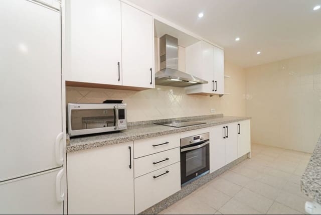 2 bedroom Penthouse for sale in Elviria, Marbella with pool garage - € 450,000 (Ref: 9564268)