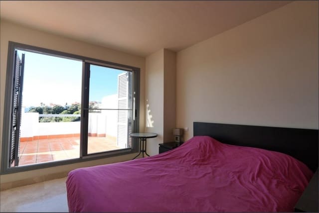 Pareado de 3 habitaciones en Cabopino, Marbella en venta con piscina - 549.999 € (Ref: 9564269)