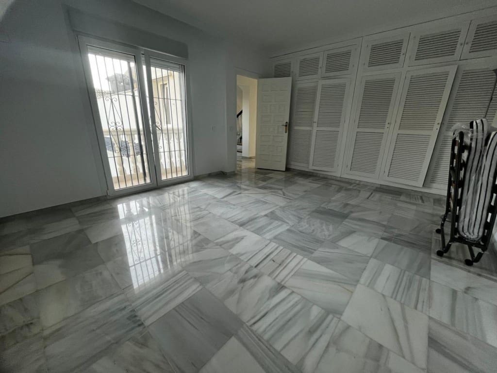 5 chambre Villa/Maison à vendre à Mijas Costa avec piscine garage - 1 700 000 € (Ref: 9570460)