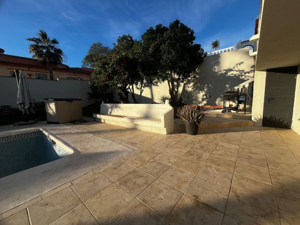 5 chambre Villa/Maison à vendre à Mijas Costa avec piscine garage - 1 700 000 € (Ref: 9570460)