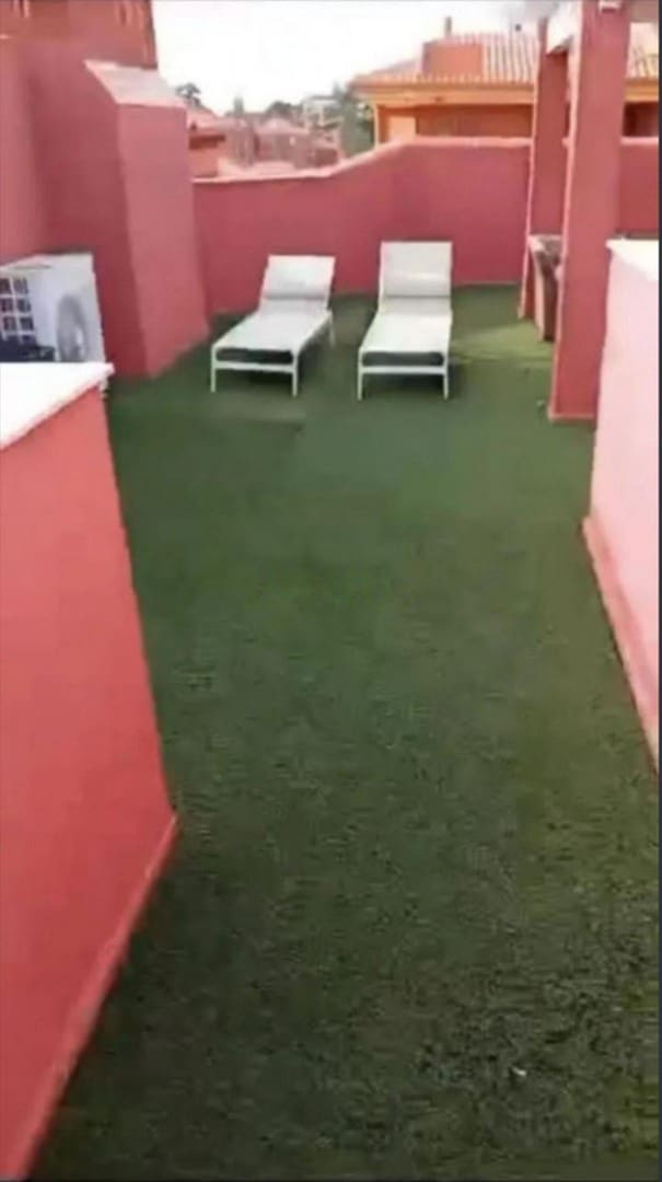 2 sypialnia Penthouse na sprzedaż w La Reserva z basenem garażem - 318 000 € (Ref: 9573832)