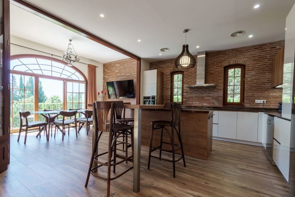 6 slaapkamer Villa te koop in El Rosario met zwembad garage - € 2.580.000 (Ref: 9585321)